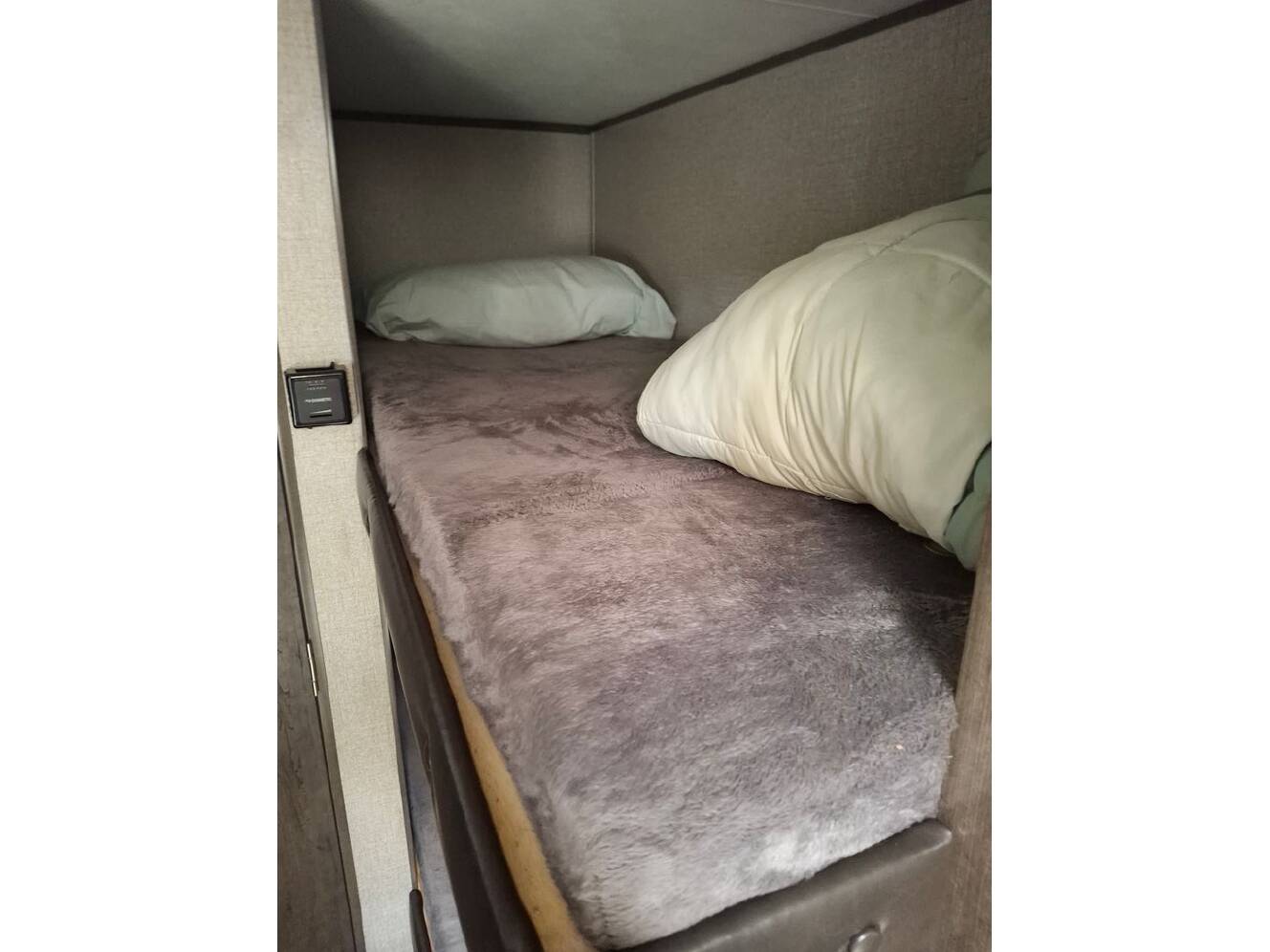 A photo of this 2021 Jayco Jay Flight SLX 184BS