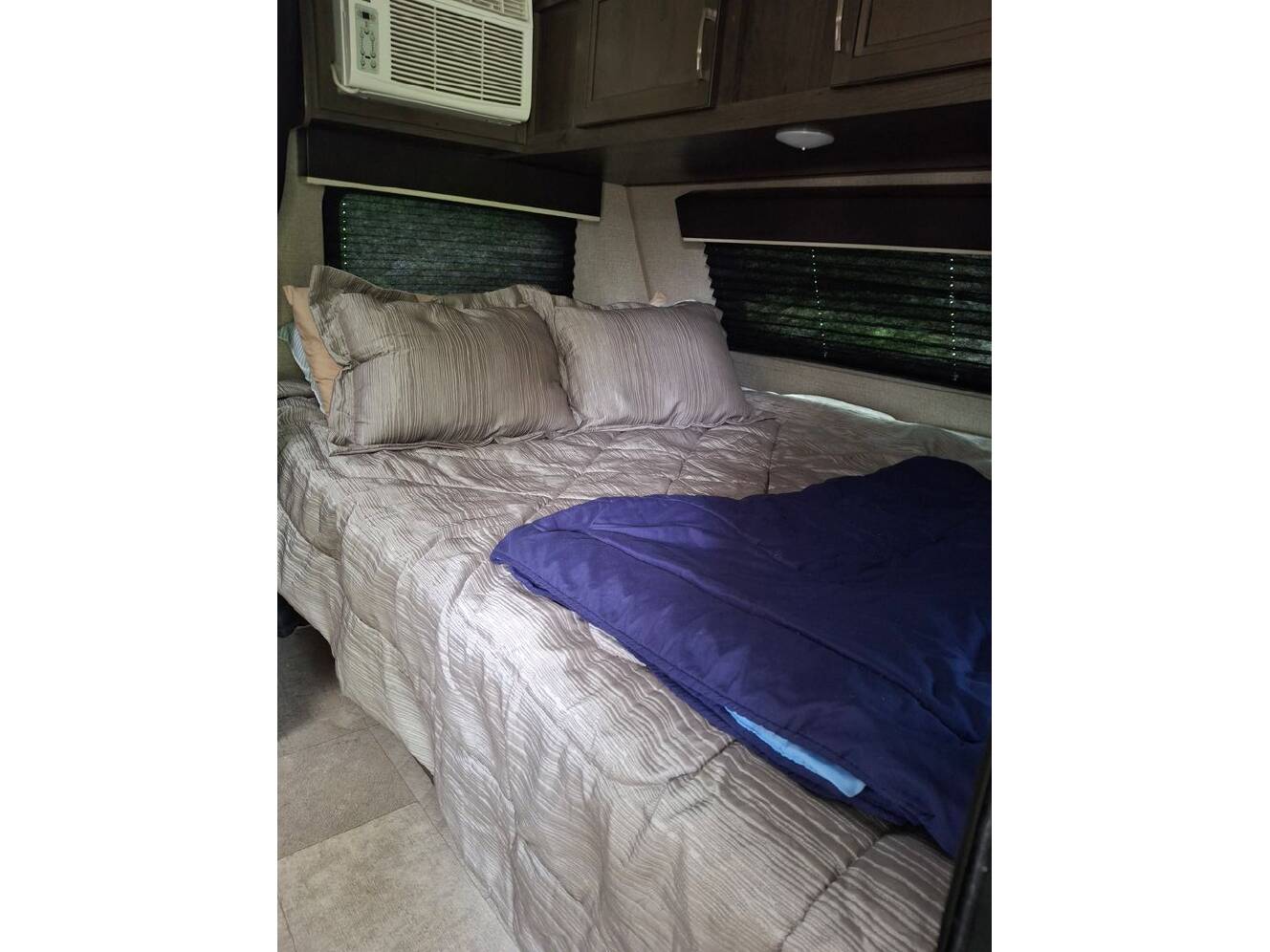 A photo of this 2021 Jayco Jay Flight SLX 184BS