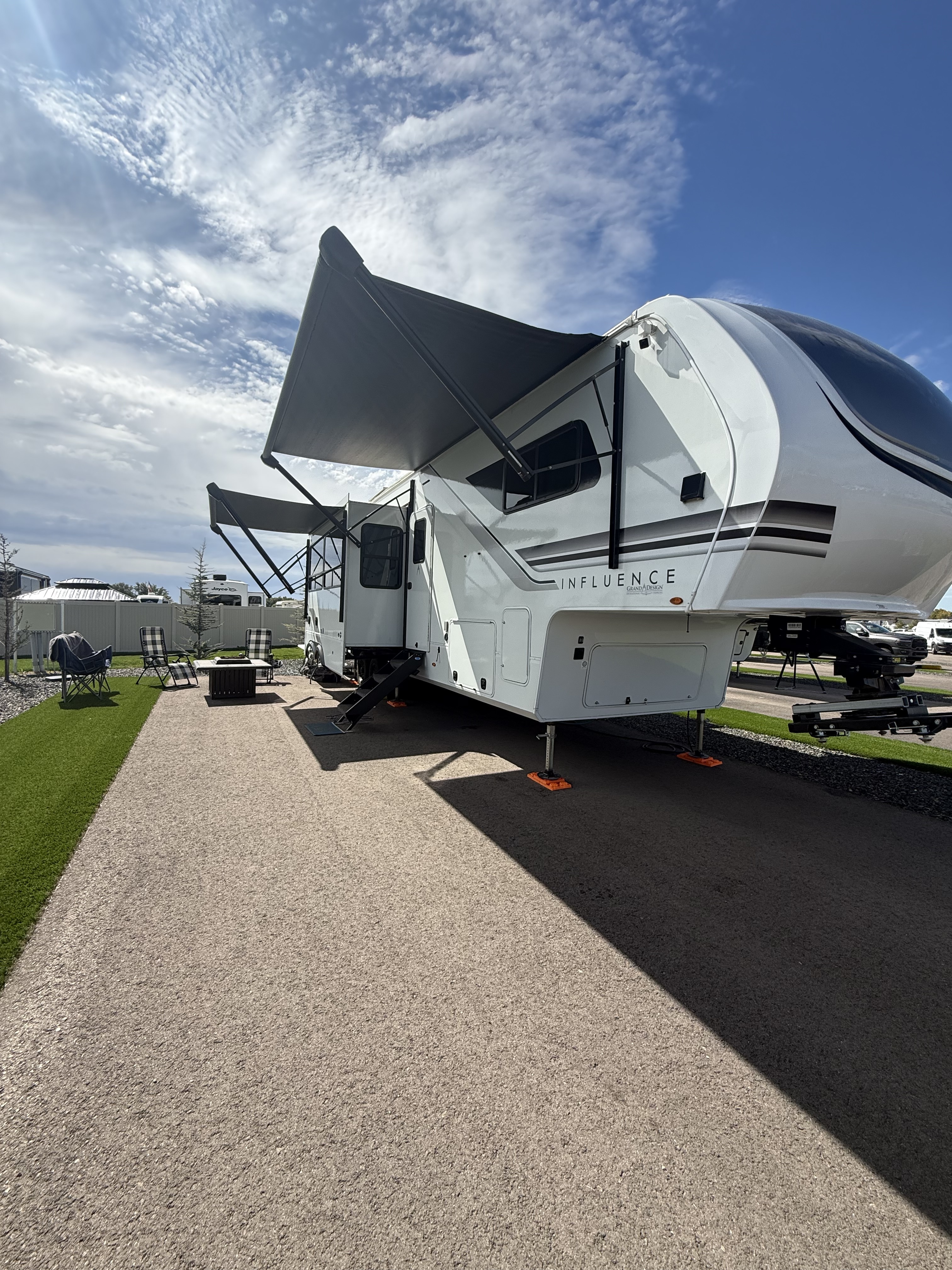 2025 Grand Design INFLUENCE 3704BH RV