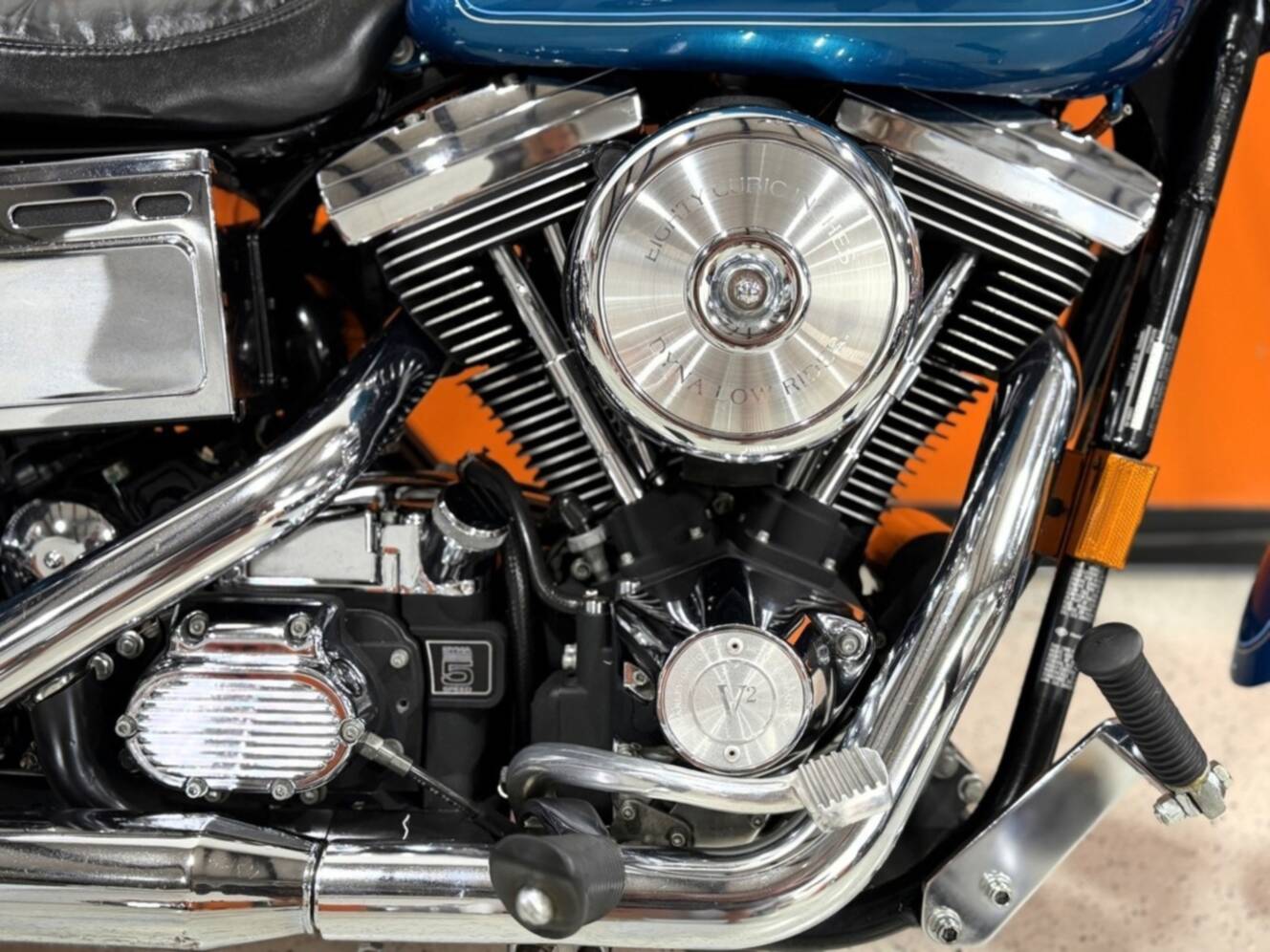A photo of this 1995 Harley-Davidson  Dyna Low Rider 