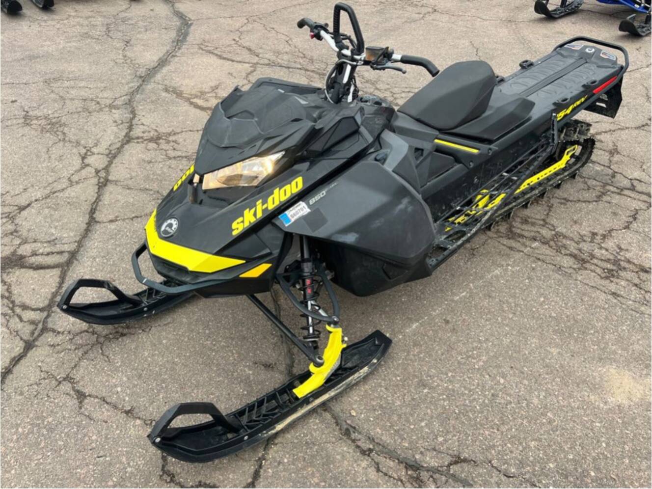 A photo of this 2017 Ski-Doo Summit X 850 E-Tec 154"
