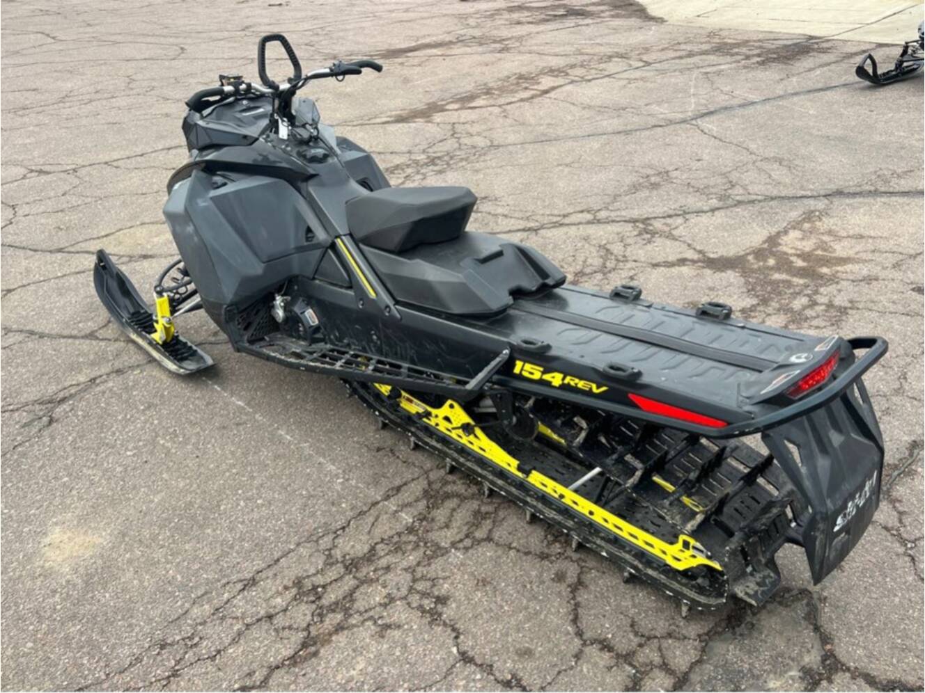 A photo of this 2017 Ski-Doo Summit X 850 E-Tec 154"