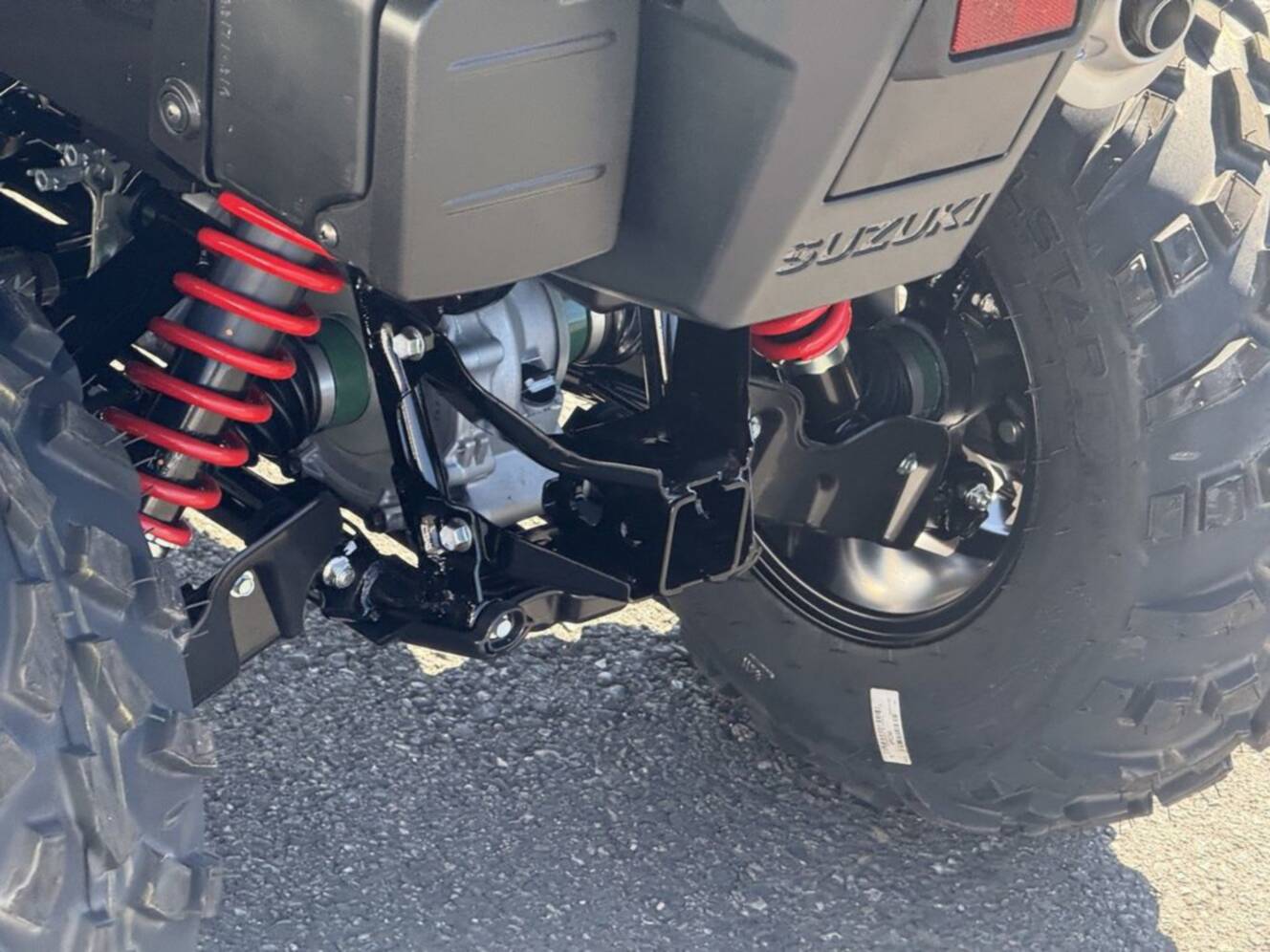 A photo of this 2026 Suzuki KingQuad 500 AXi Power Steering SE