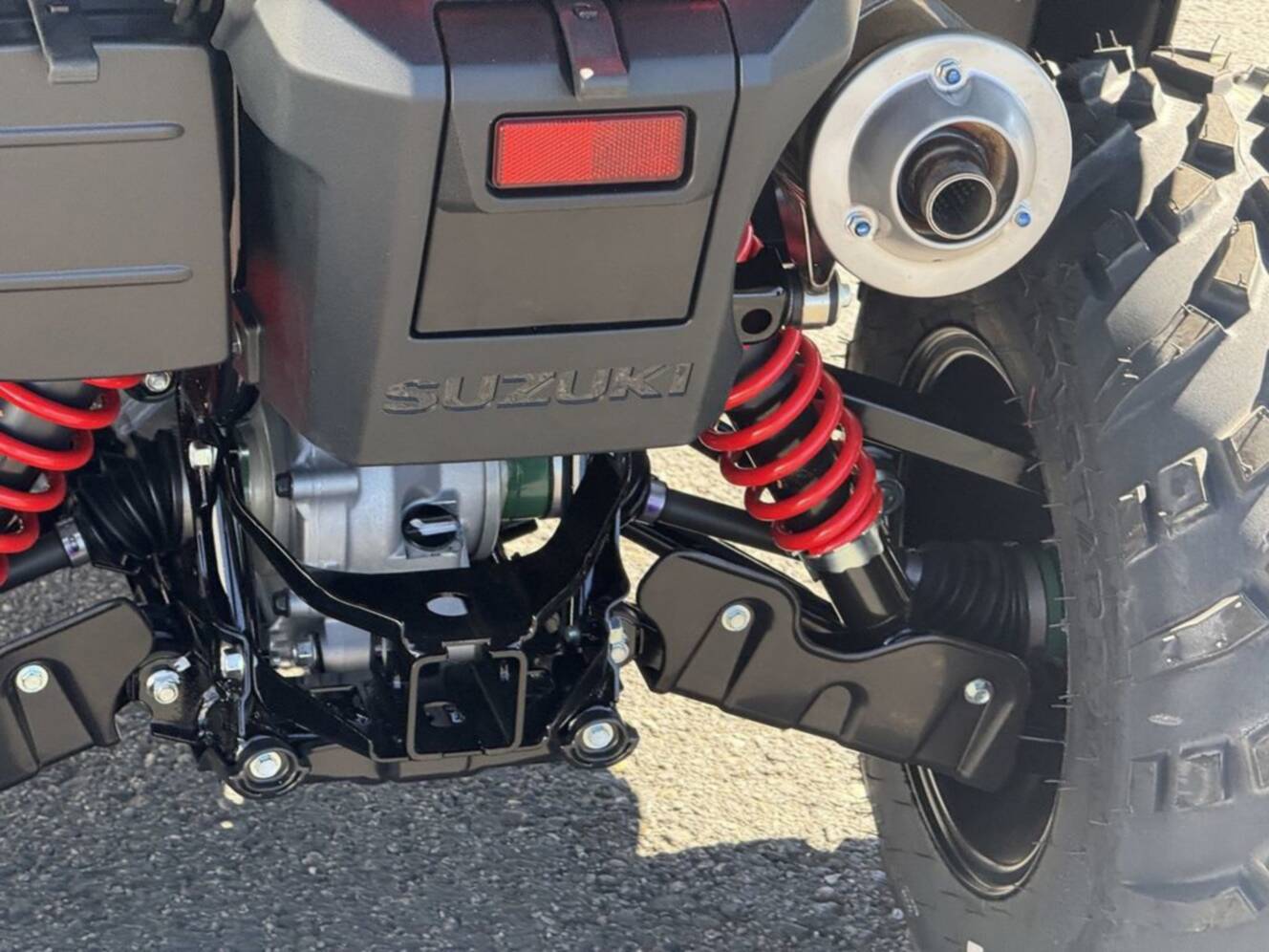 A photo of this 2026 Suzuki KingQuad 500 AXi Power Steering SE
