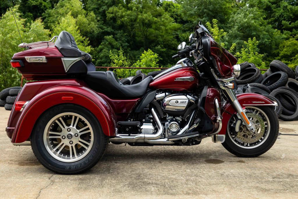 2017 Harley-Davidson FLHTCUTG - Tri Glide Ultra ULTRA CLASSIC in Alton, IL