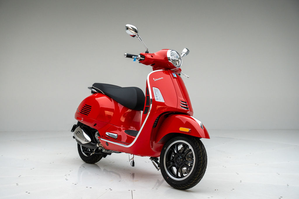 2027 Vespa GTS 310 Super 310 SUPER in Zionsville, IN