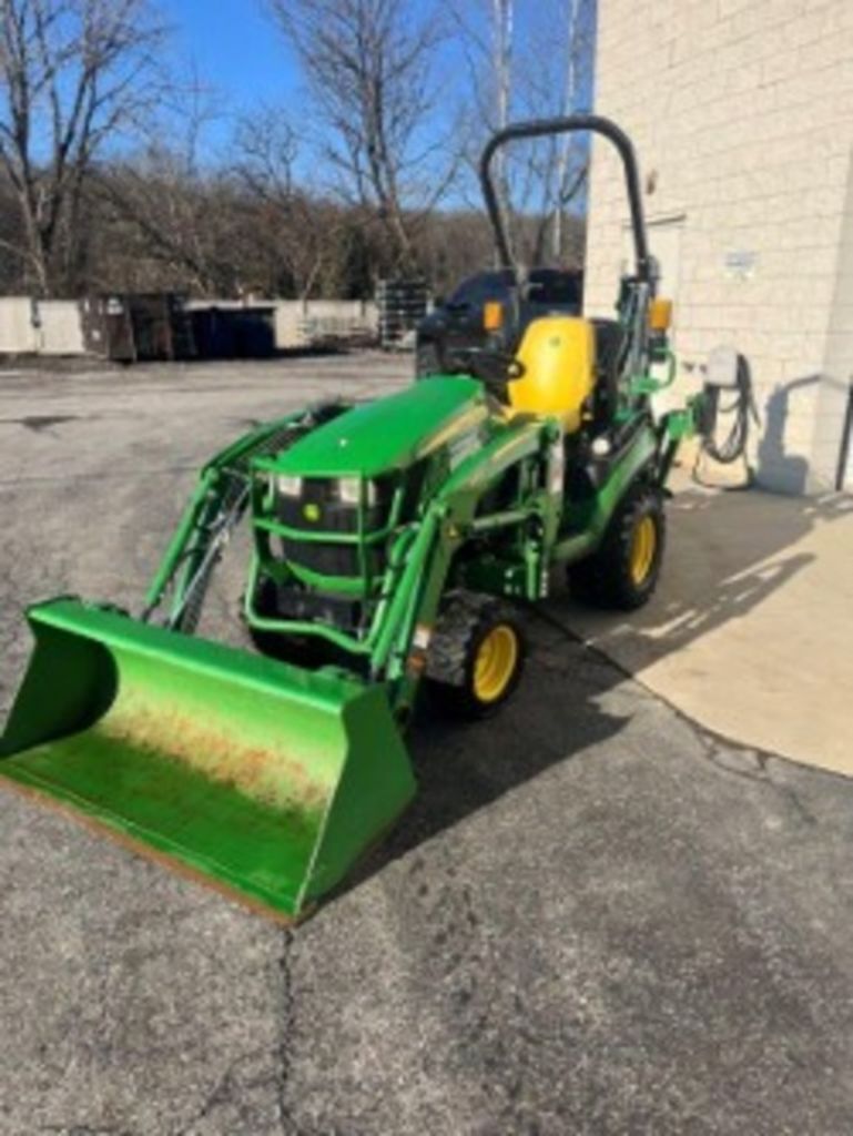 2022 John Deere 1025Rtlb in Hermitage, PA