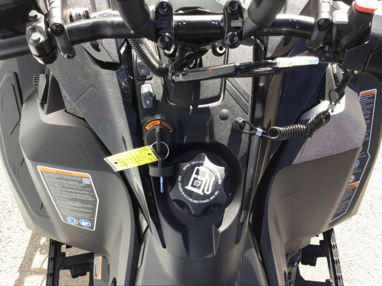 A photo of this 2025 Ski-Doo Summit® NEO 600 EFI - 85 H_Al Hurricane 1.75 with Fl