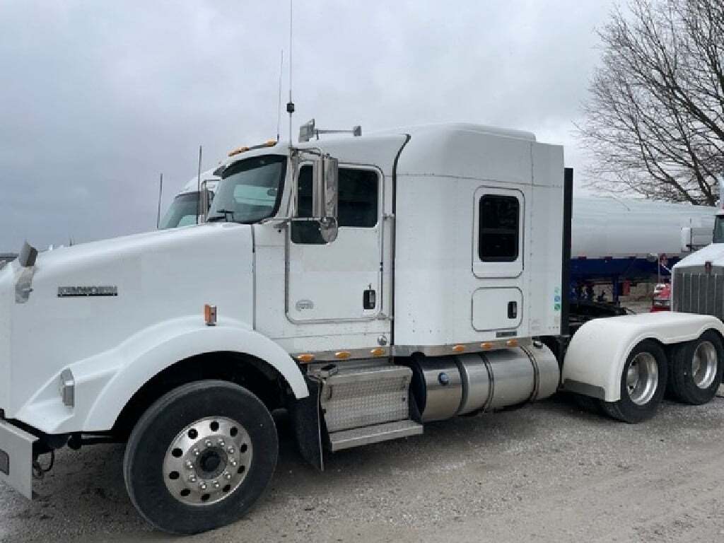 2012 KENWORTH T800 in Alexandria, IN