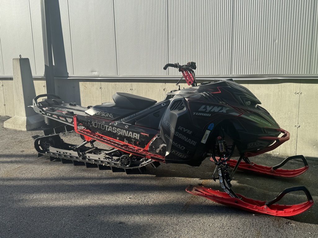 Black Lynx For Sale - Lynx Snowmobiles - Snowmobile Trader