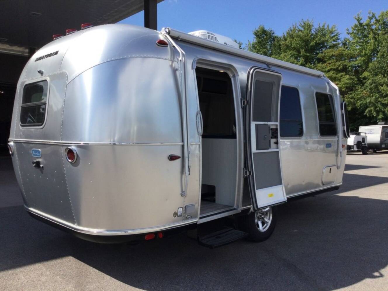 A photo of this 2026 Airstream Bambi® 22FB