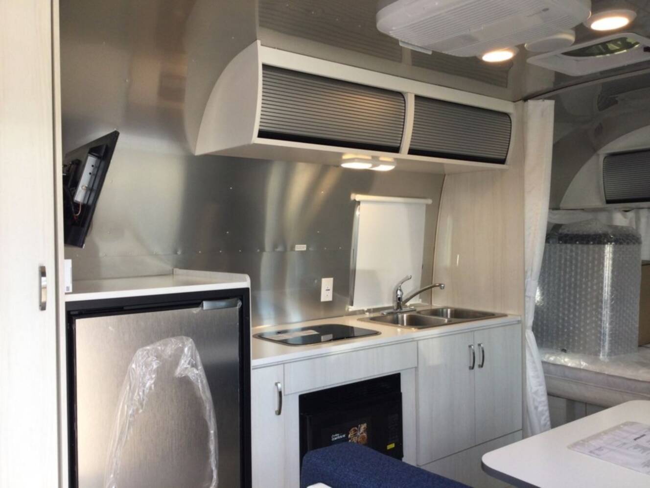A photo of this 2026 Airstream Bambi® 22FB