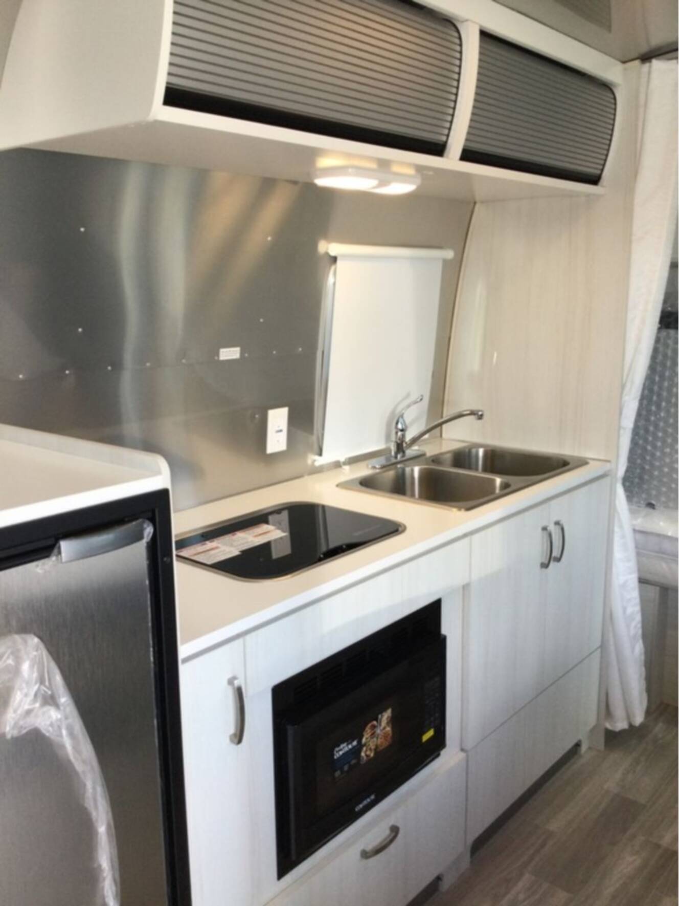 A photo of this 2026 Airstream Bambi® 22FB