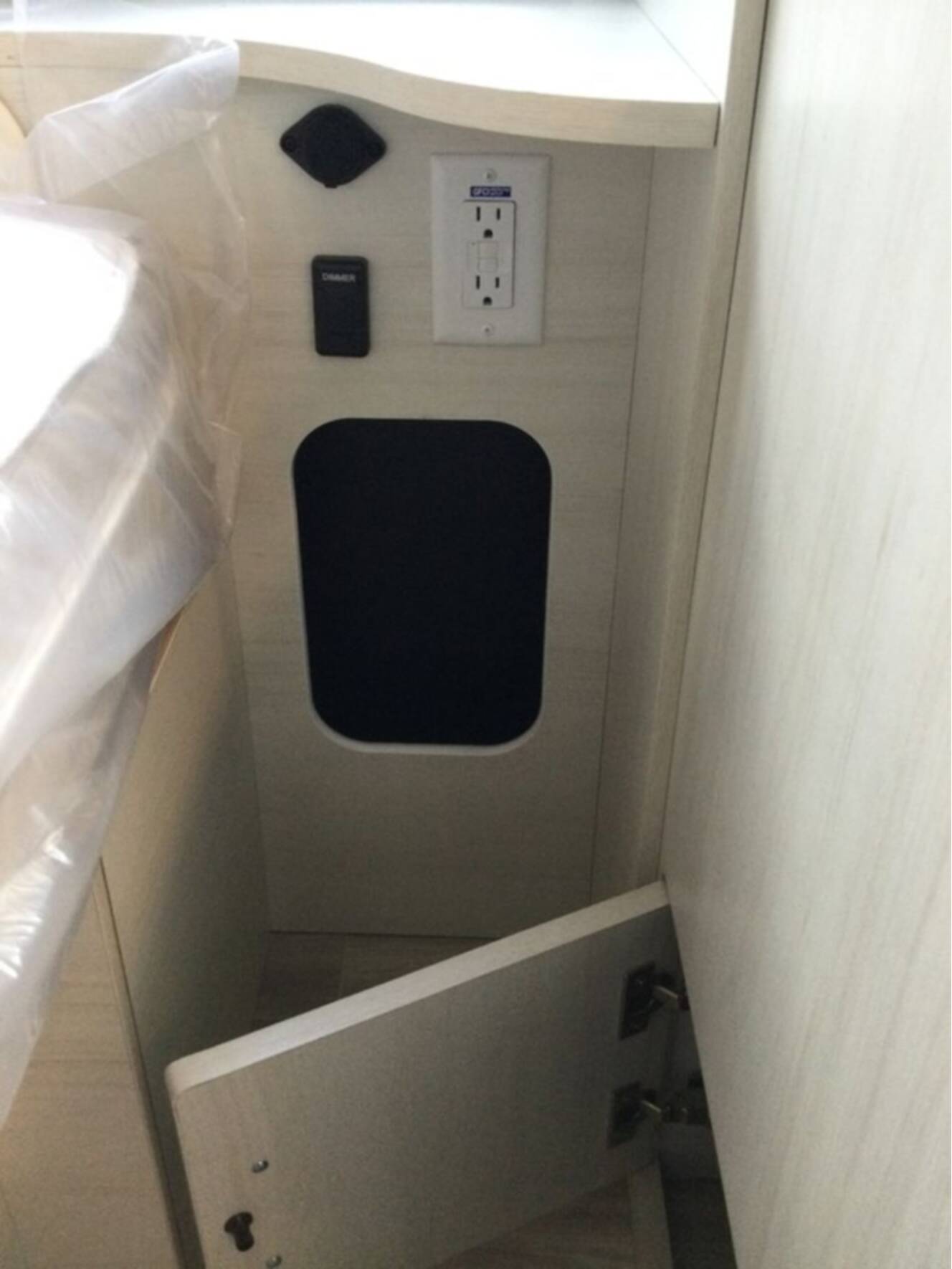 A photo of this 2026 Airstream Bambi® 22FB
