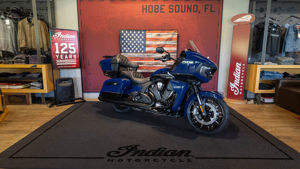 2025 Indian Motorcycle® Pursuit® Dark Horse® Springfield Blue Vivid Crystal / DARK HORSE in Hobe Sound, FL