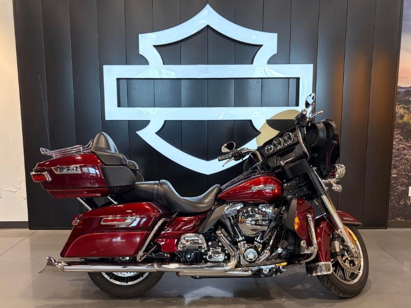2016 Harley-Davidson ELECTRA GLIDE ULTRA CLASSIC ULTRA CLASSIC FLHTCU in Appleton, WI