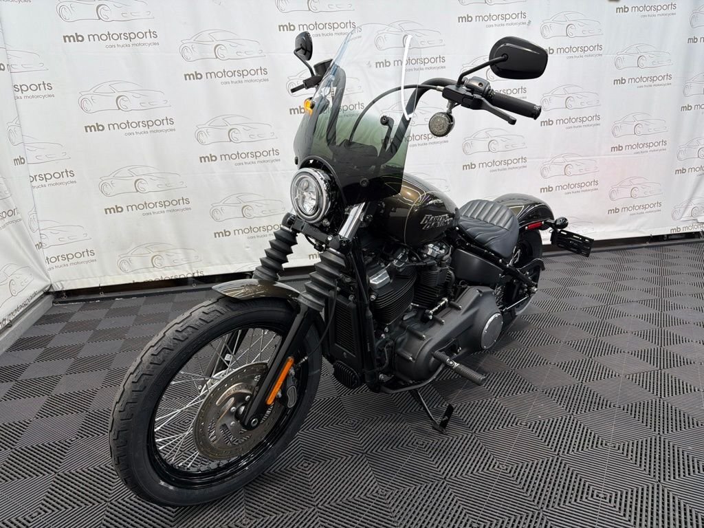 2020 Harley-Davidson Street Bob in Asbury Park, NJ