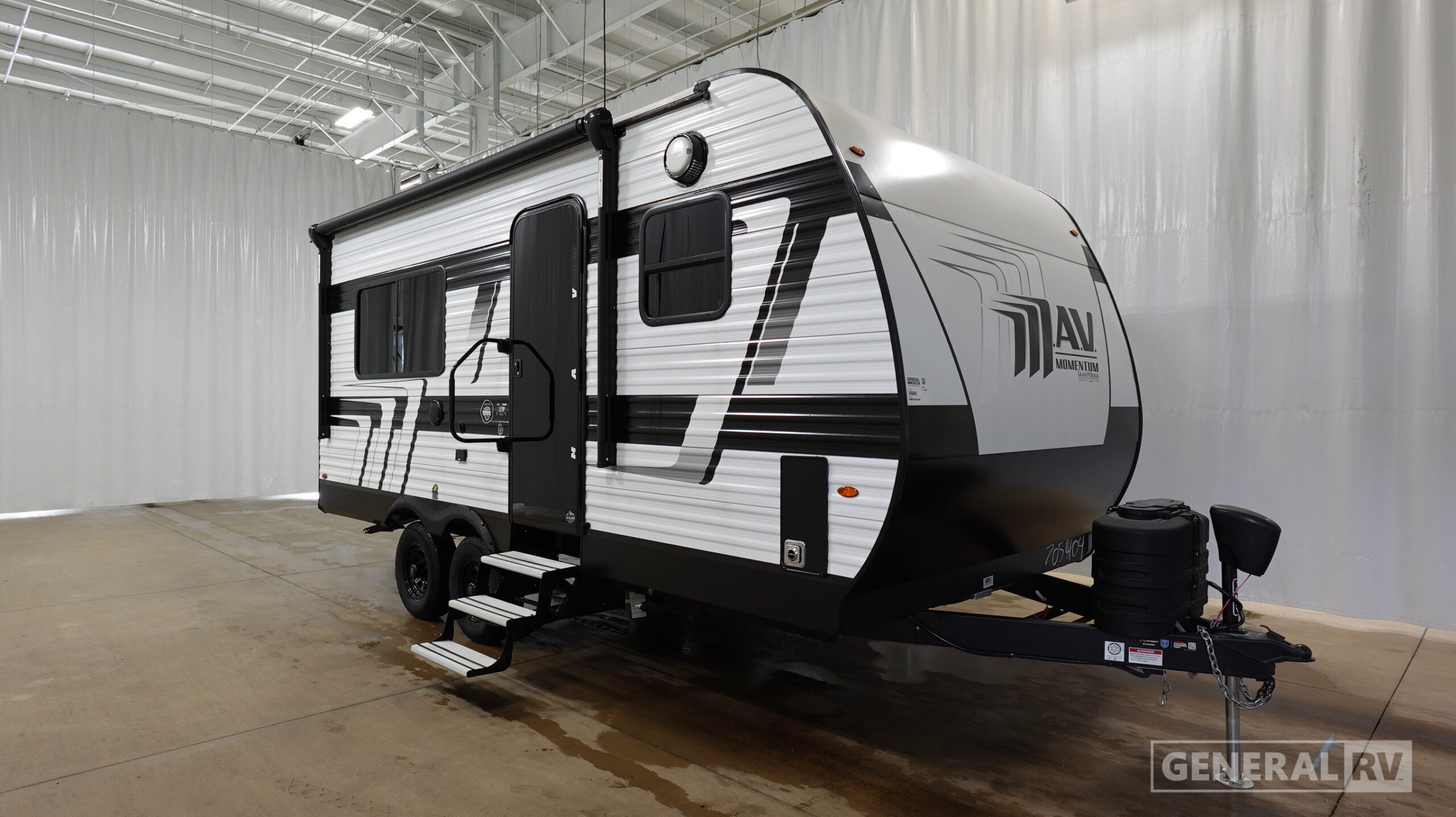 2027 Grand Design MOMENTUM 17MAV in wayland MI