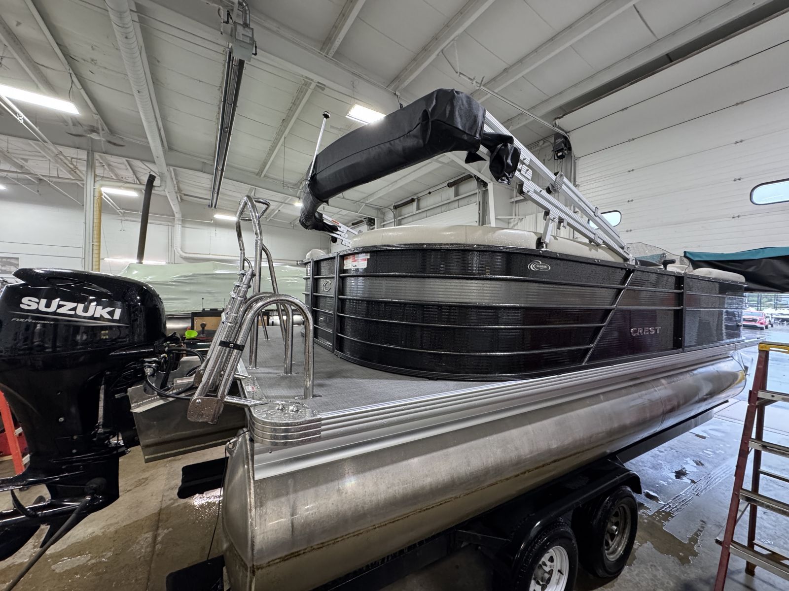 2021 Crest Classic DLX 220 SLC in brighton MI