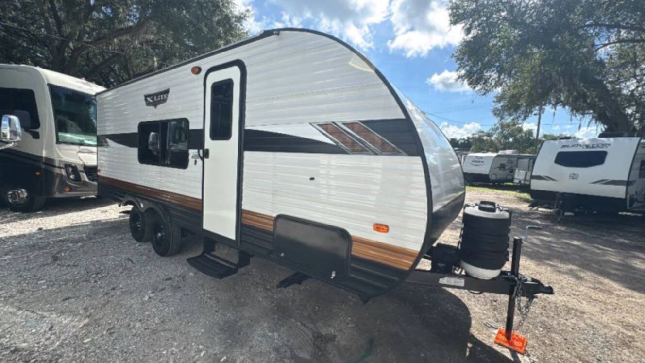 A photo of this 2023 Wildwood By Forest River X-Lite 19DBXL