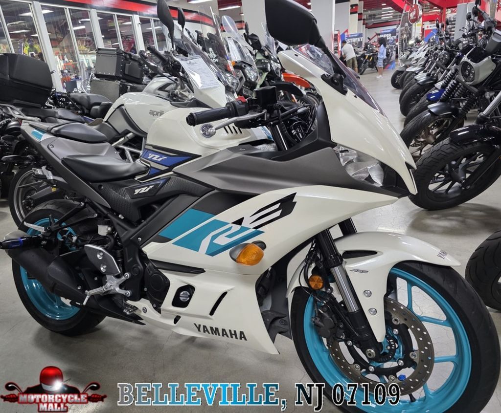 2024 Yamaha YZF-R3 R3 in Belleville, NJ