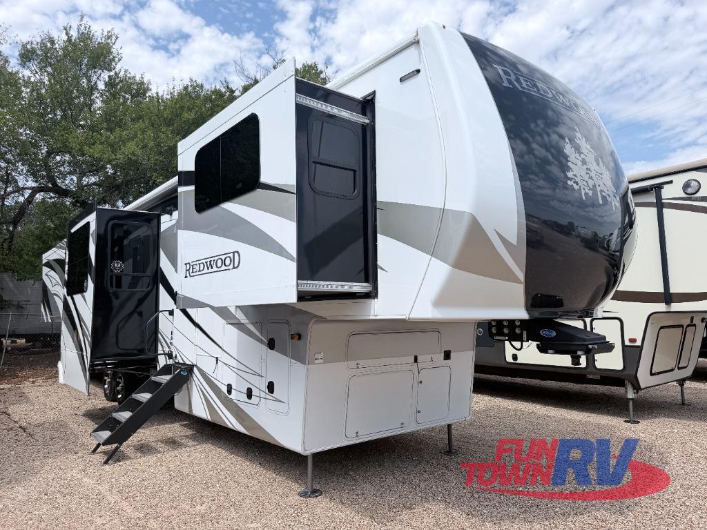 2023 Redwood Rv Redwood 4200FL RW4200FL in cleburne TX