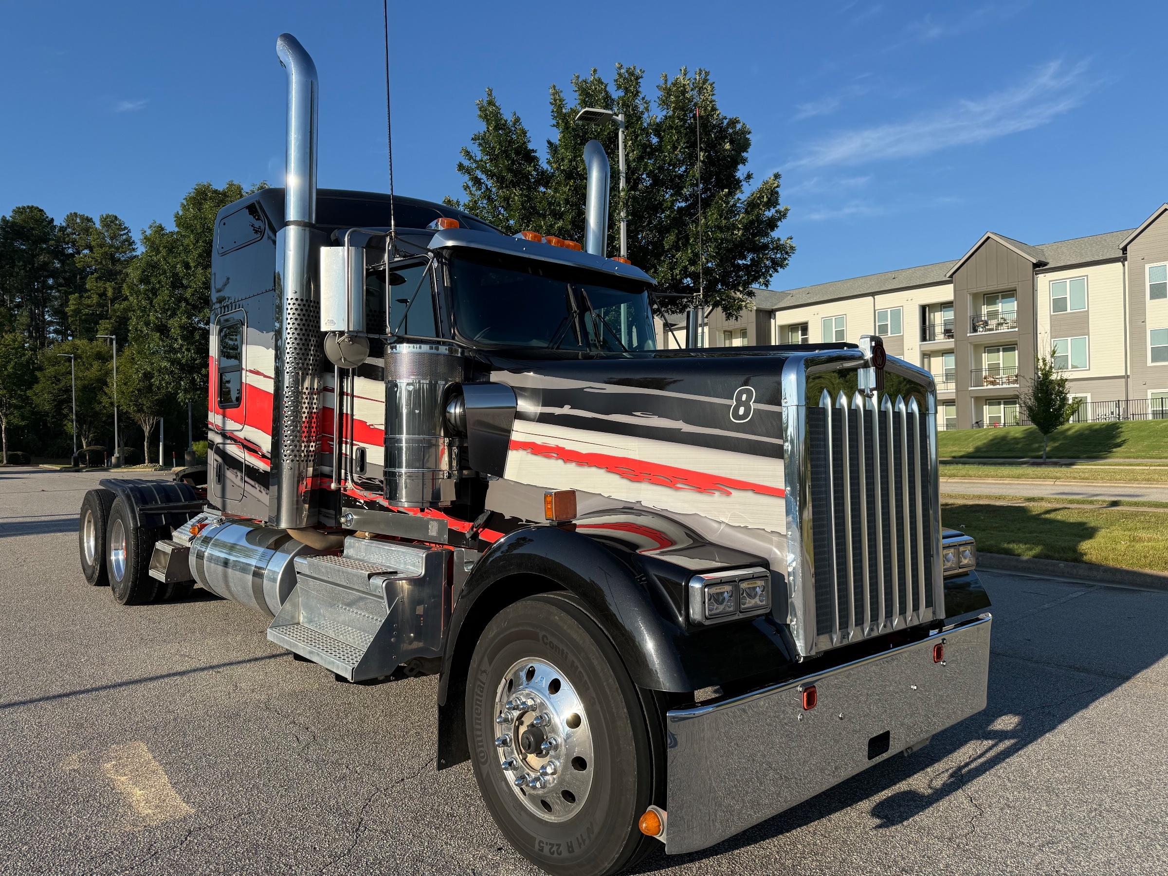 2022 KENWORTH W900L in Raleigh, NC