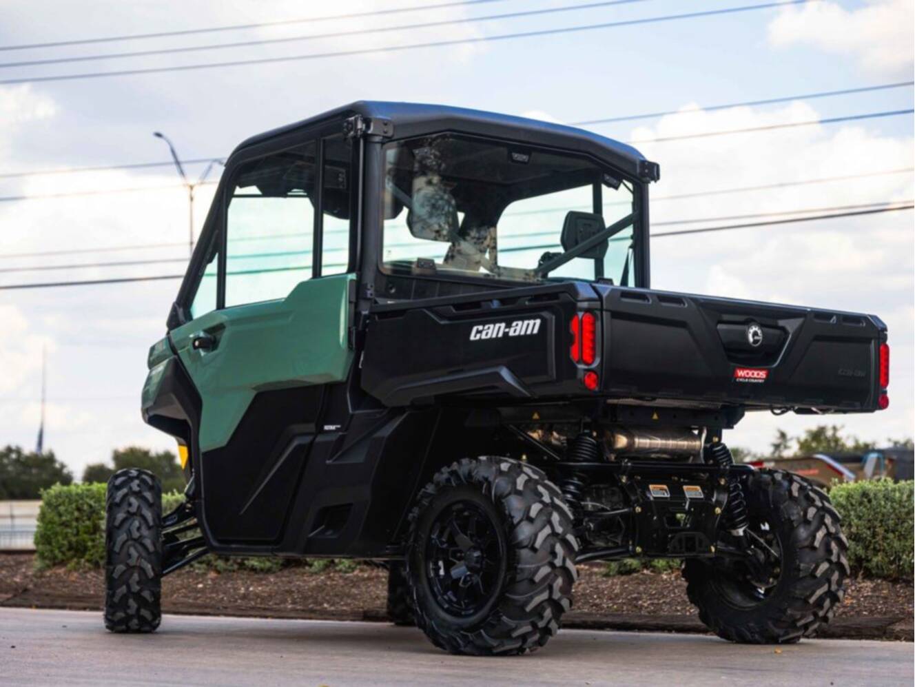 A photo of this 2026 Can-Am Defender DPS CAB HD10