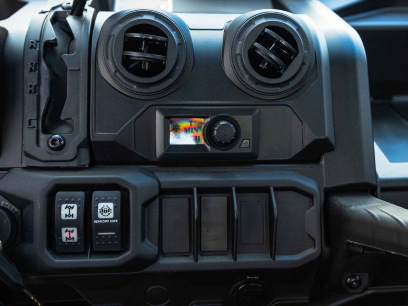 A photo of this 2026 Can-Am Defender DPS CAB HD10