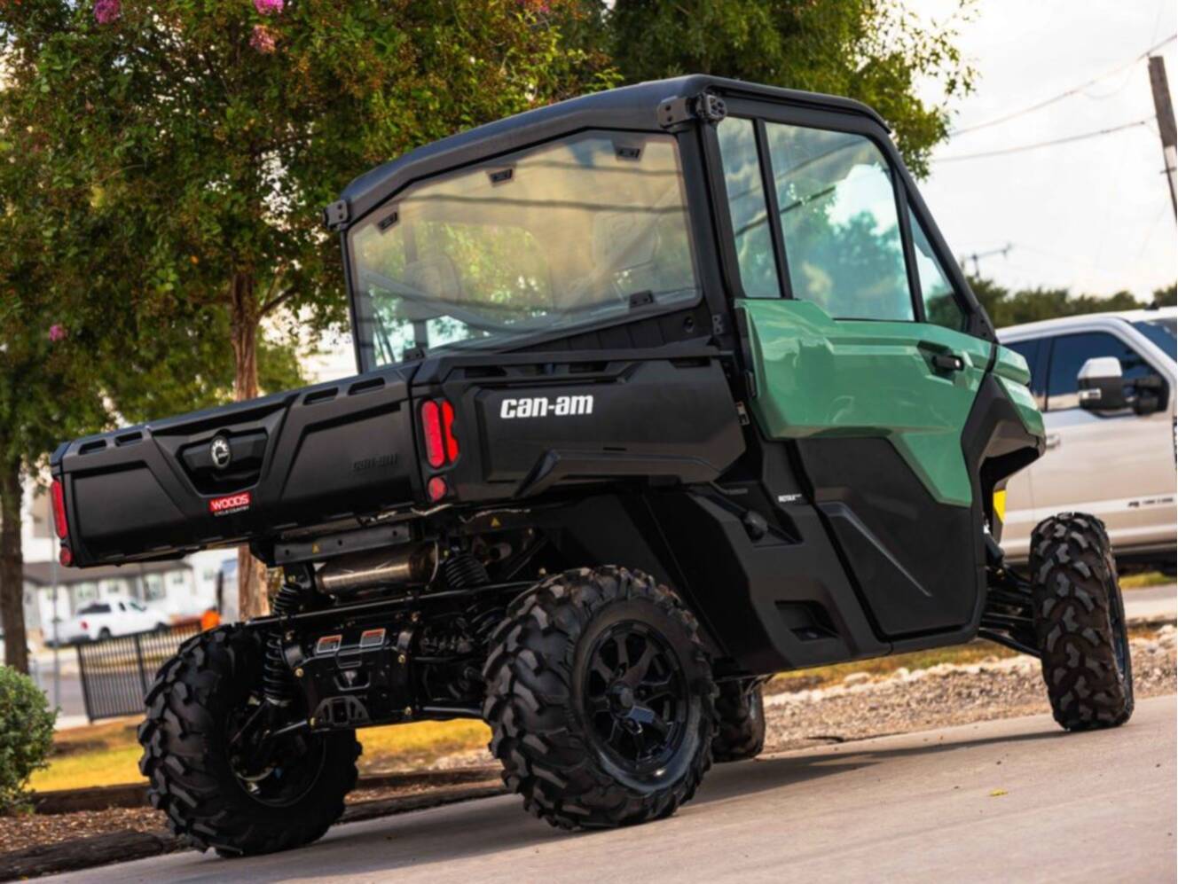 A photo of this 2026 Can-Am Defender DPS CAB HD10