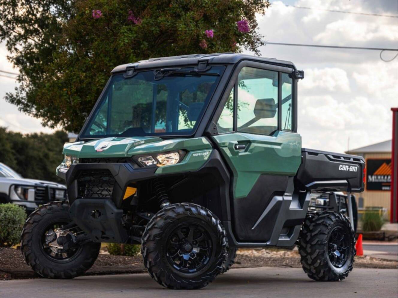 A photo of this 2026 Can-Am Defender DPS CAB HD10