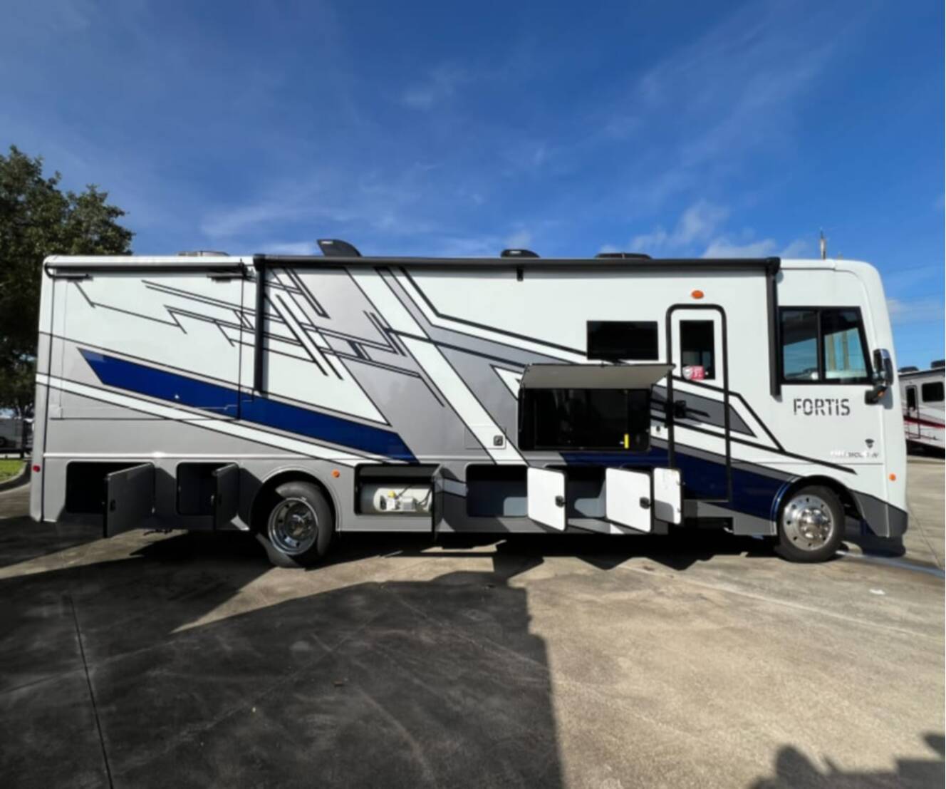 A photo of this 2027 Fleetwood FORTIS 34MB