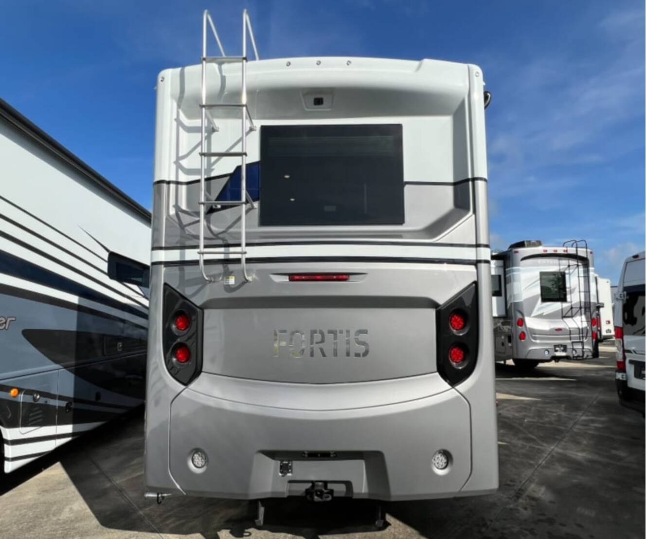 A photo of this 2027 Fleetwood FORTIS 34MB
