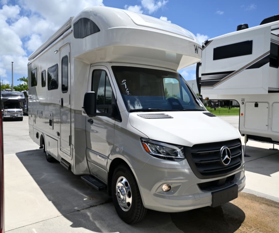 2027 Winnebago NAVION IM524R in fort lauderdale FL
