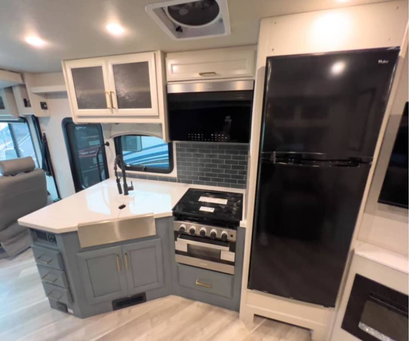 A photo of this 2026 Fleetwood FORTIS 34MB
