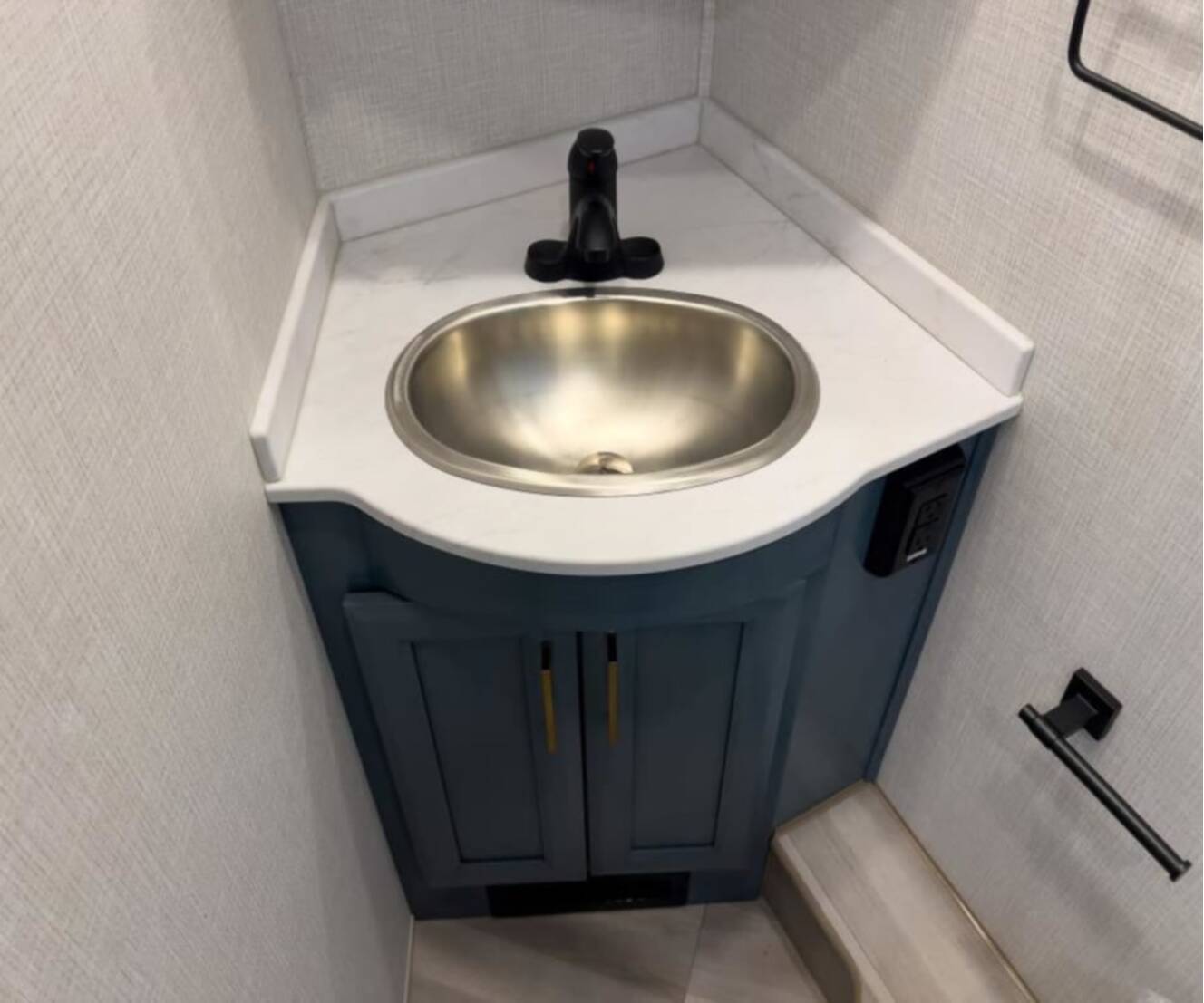 A photo of this 2026 Fleetwood FORTIS 34MB
