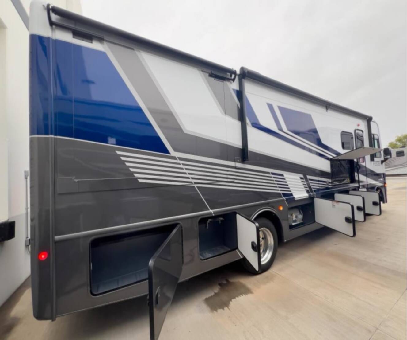 A photo of this 2026 Fleetwood FORTIS 34MB