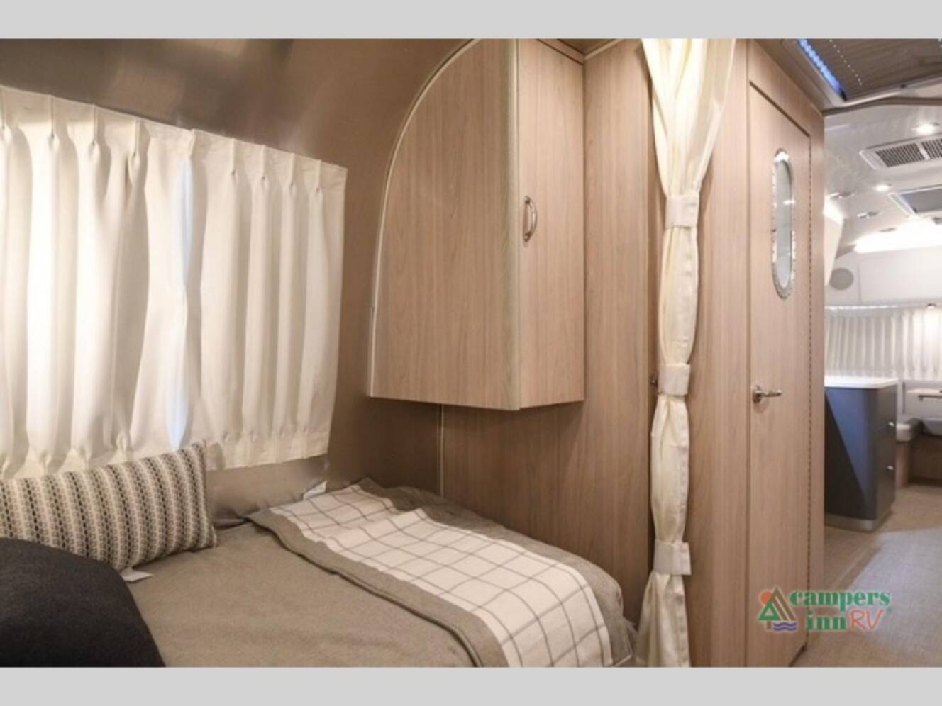 A photo of this 2027 Airstream Globetrotter 27FB