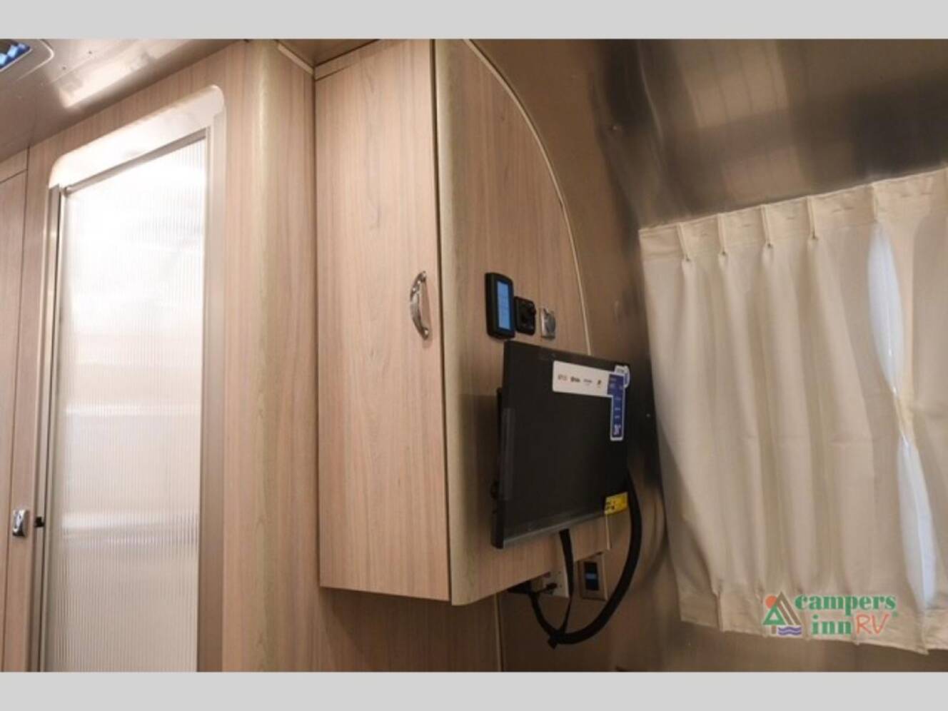 A photo of this 2027 Airstream Globetrotter 27FB