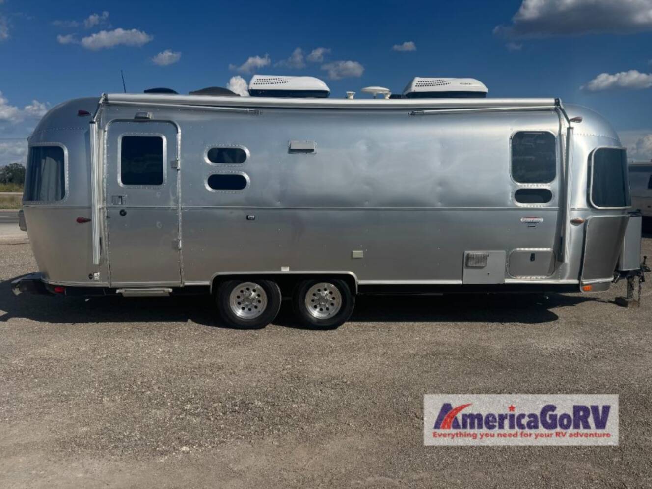 A photo of this 2019 Airstream International Signature 25FB