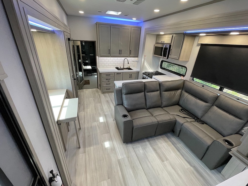 2025 Grand Design Momentum M-Class 344M in haleyville AL