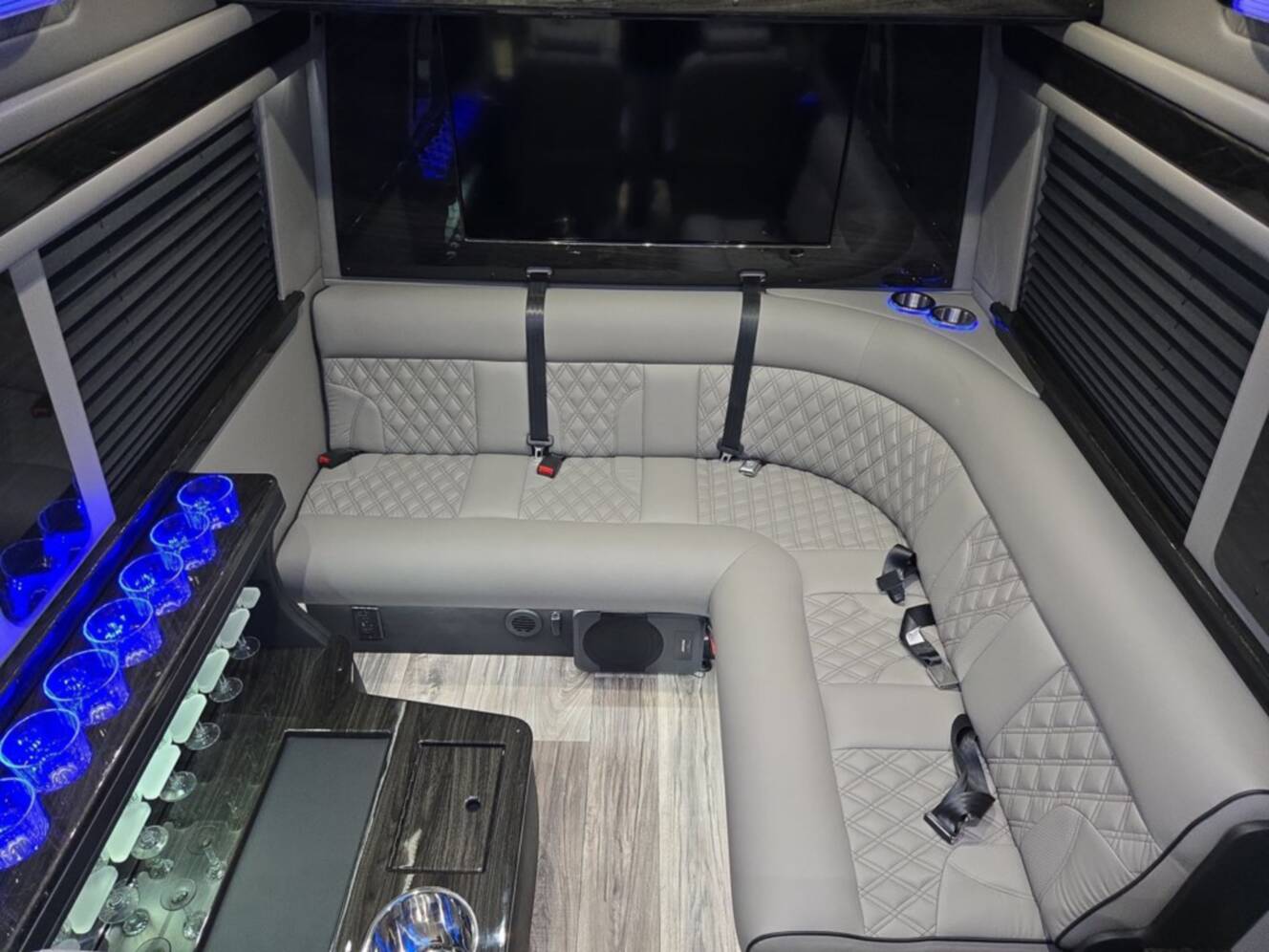 A photo of this 2027 Ultimate Toys LIMO J PRO