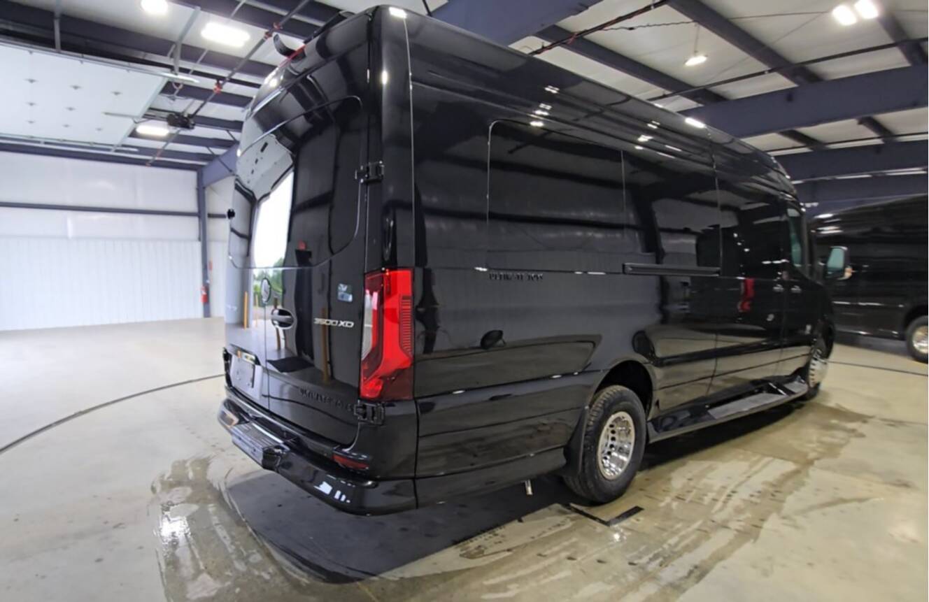 A photo of this 2027 Ultimate Toys LIMO J PRO