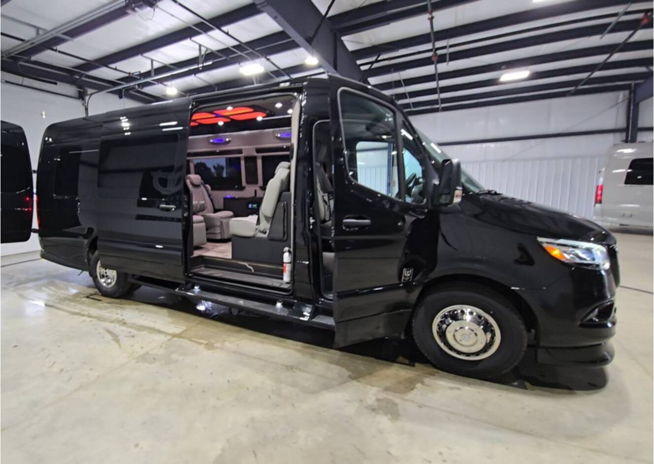 A photo of this 2027 Ultimate Toys LIMO J PRO