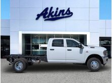 Pickup Trucks with the Largest Payload Capacity image