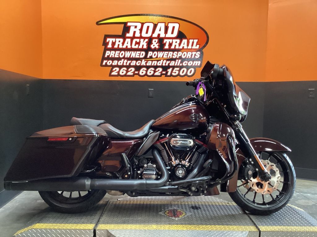 2019 Harley-Davidson® FLHXSE - CVO Street Glide® CVO in Big Bend, WI