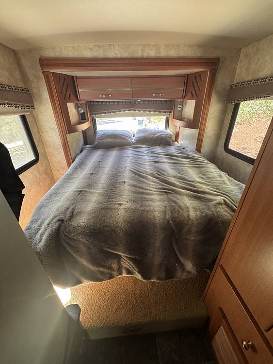 2011 Itasca Navion IQ 24G in scotts valley CA