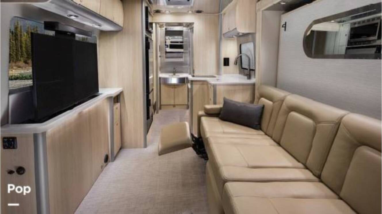 A photo of this 2025 Airstream Atlas Murphy Suite