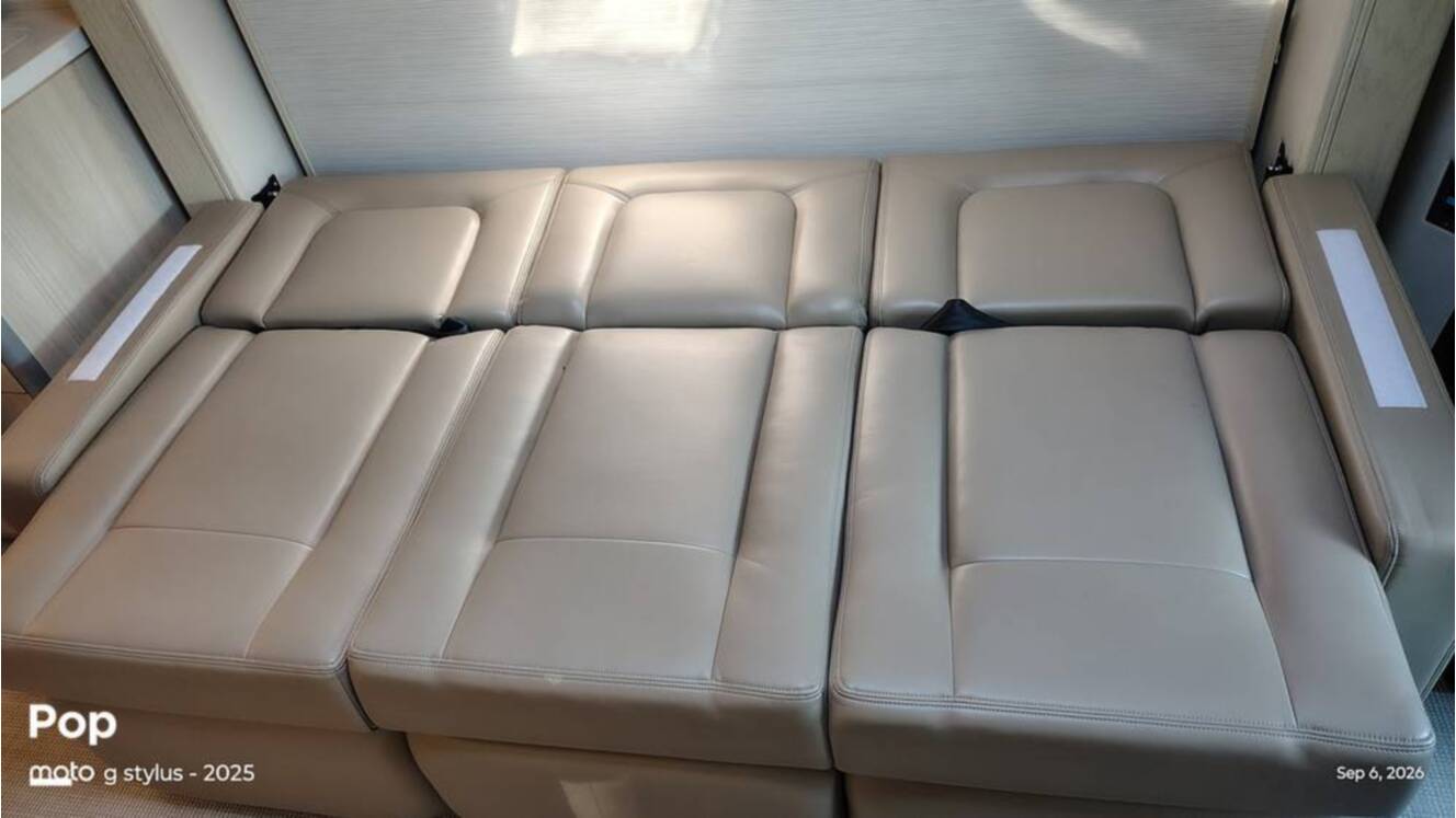 A photo of this 2025 Airstream Atlas Murphy Suite