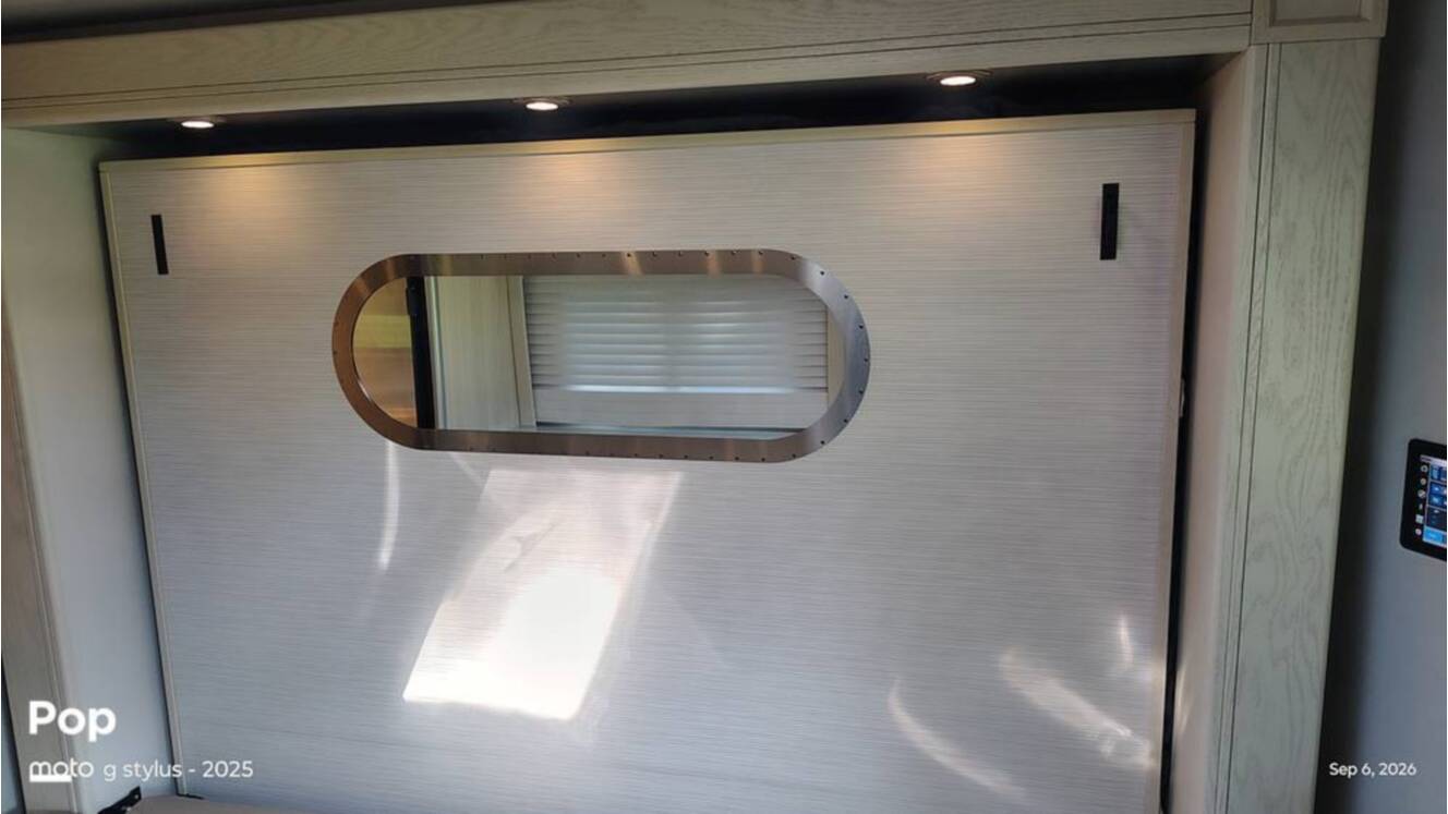 A photo of this 2025 Airstream Atlas Murphy Suite